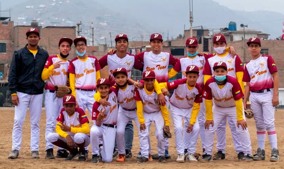 equipo beisbol venezolano en peru